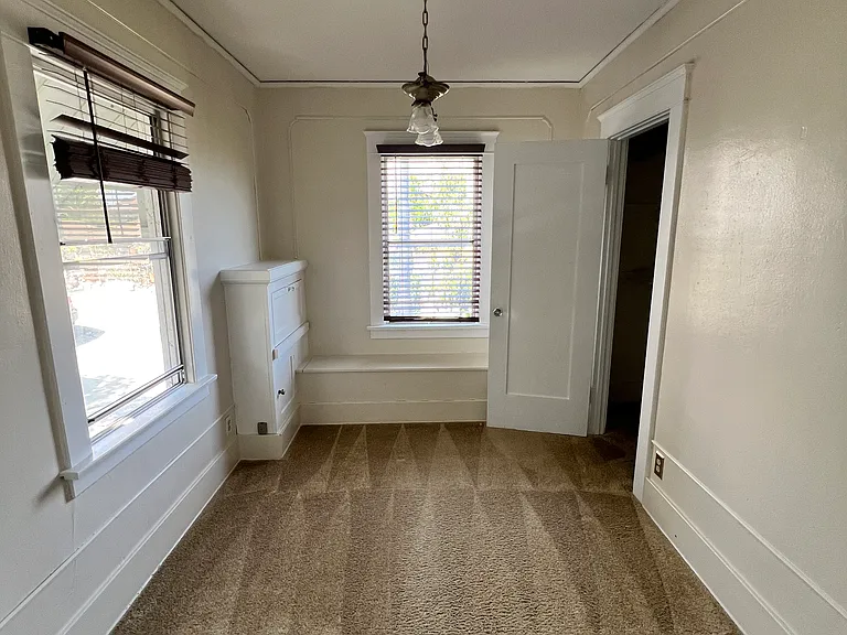 425-429 S Cabrillo Ave #427 — Photo 8