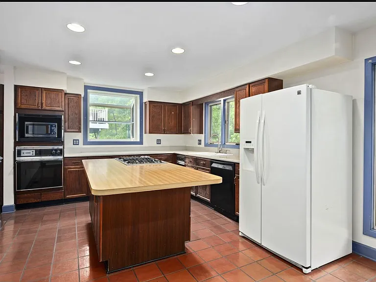 4106 Faith Ct — Photo 39