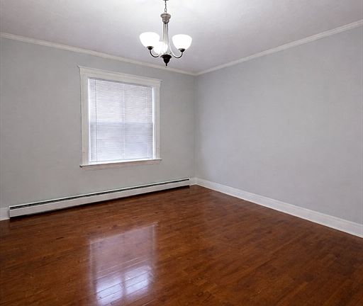 3rd image of 8 Pelham St