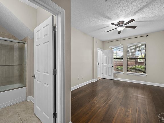 4th image of 9823 Tapestry Park Cir #205