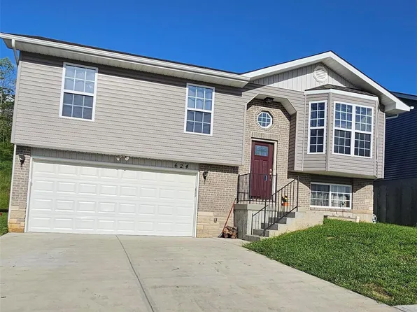 624 Rockshire Dr, Herculaneum, MO 63048