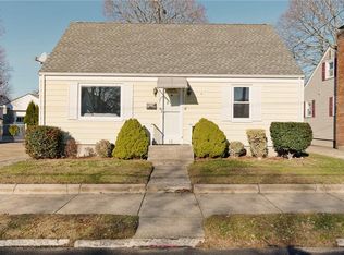 92 Liberty St, Pawtucket, RI 02861