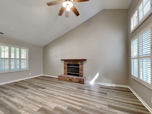 2nd image of 4147 Luxembourg Cir W