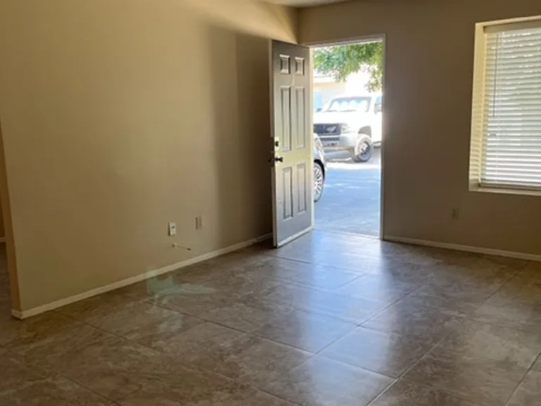 3104 Brookfield Loop — Photo 2