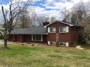 137 Oakwood Ests, Scott Depot, WV 25560
