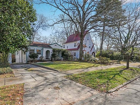 2nd image of 307 S Tremont Dr