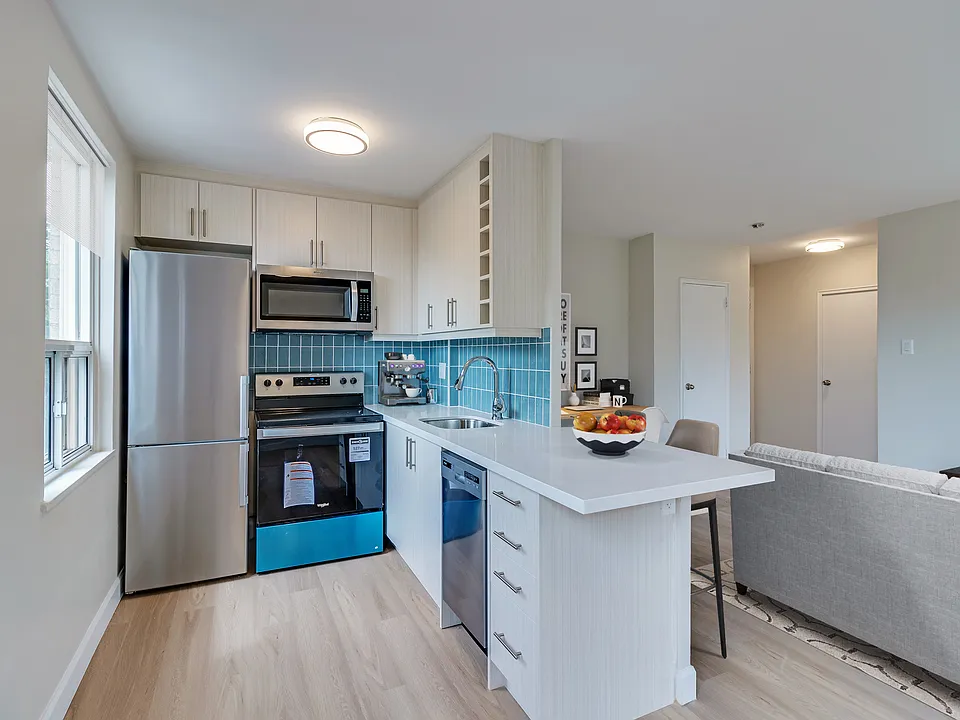153 Ranleigh Ave