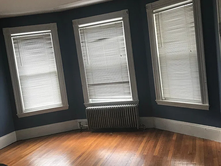 35 Ardale St #1 — Photo 3