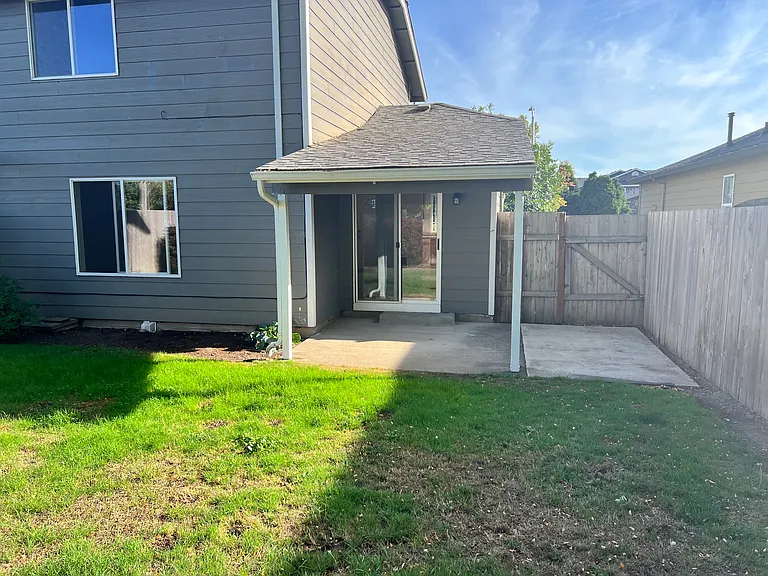 Country Glen Ave NE — Photo 4
