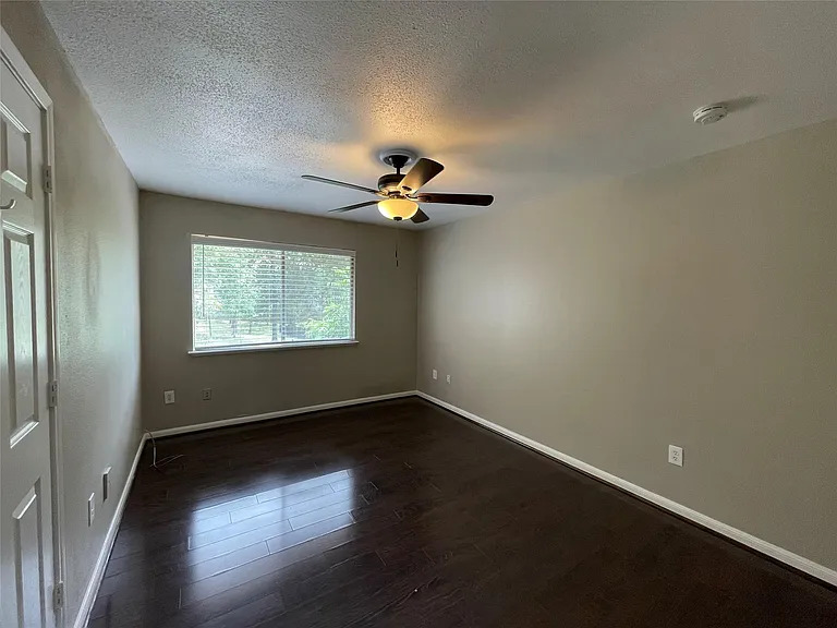 12315 Glenview Dr — Photo 17