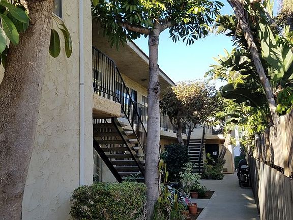 3rd image of 4876 Del Mar Ave APT 2