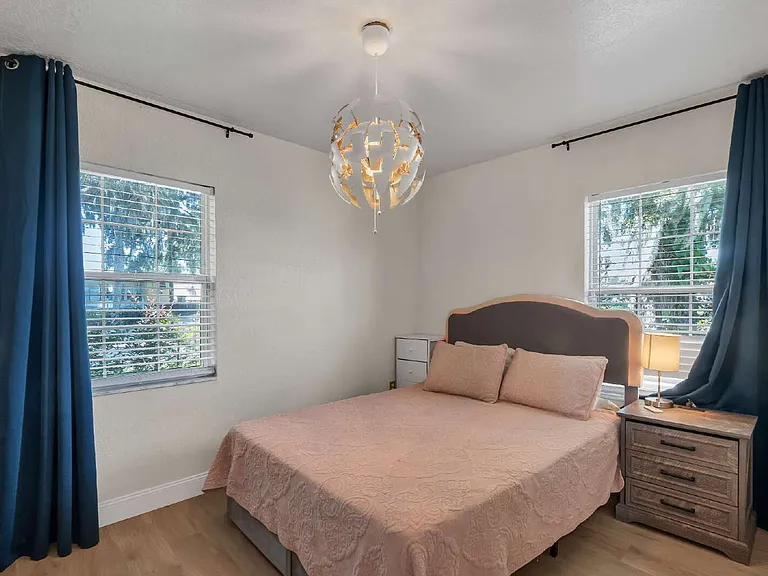 606 N Shore Dr — Photo 29
