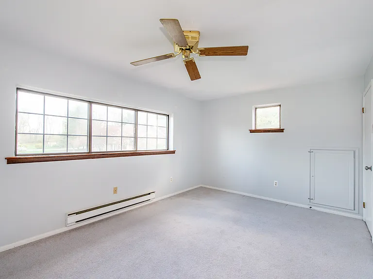 1006 Bryan Ct — Photo 6