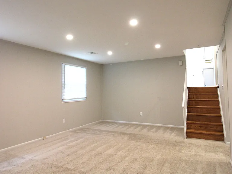 6211 Duntley Ct — Photo 43