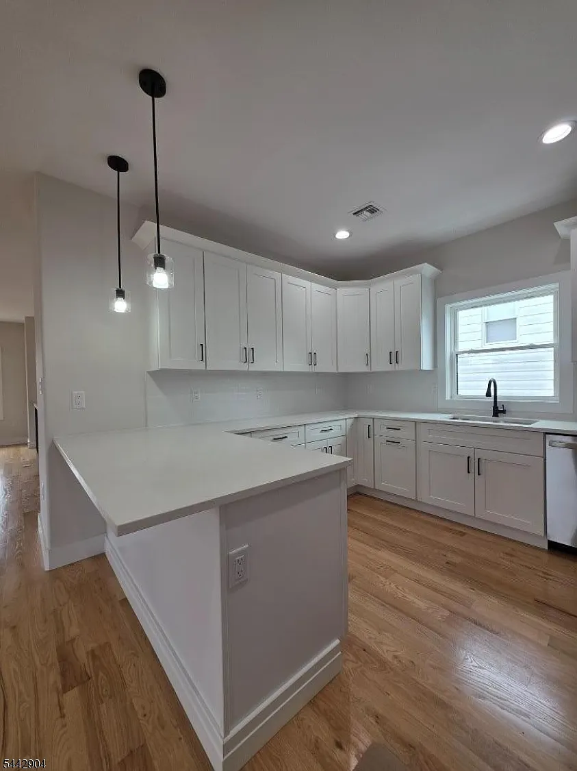3 bed, 2.0 bath, $3,600 — Photo 2