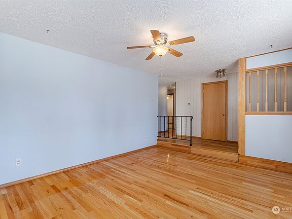 5th image of 414 Viking Street SE