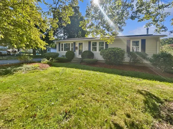 31 Verndale Ave, Attleboro, MA 02703