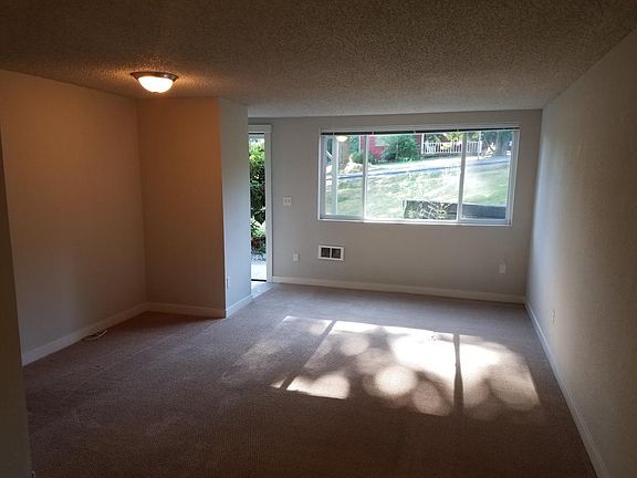 3rd image of 15605 81st Ave NE