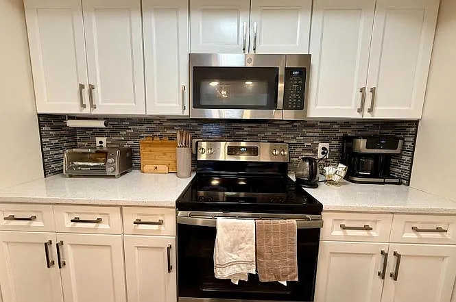 2 bed, 1312 sqft, $2,550 — Photo 3