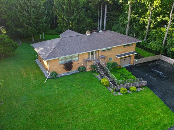 205 Valley View Rd, New Hartford, NY 13413