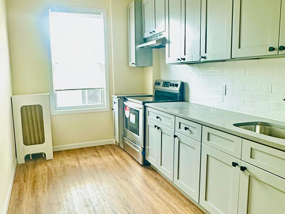 1st image of 18702 Hillside Ave #2