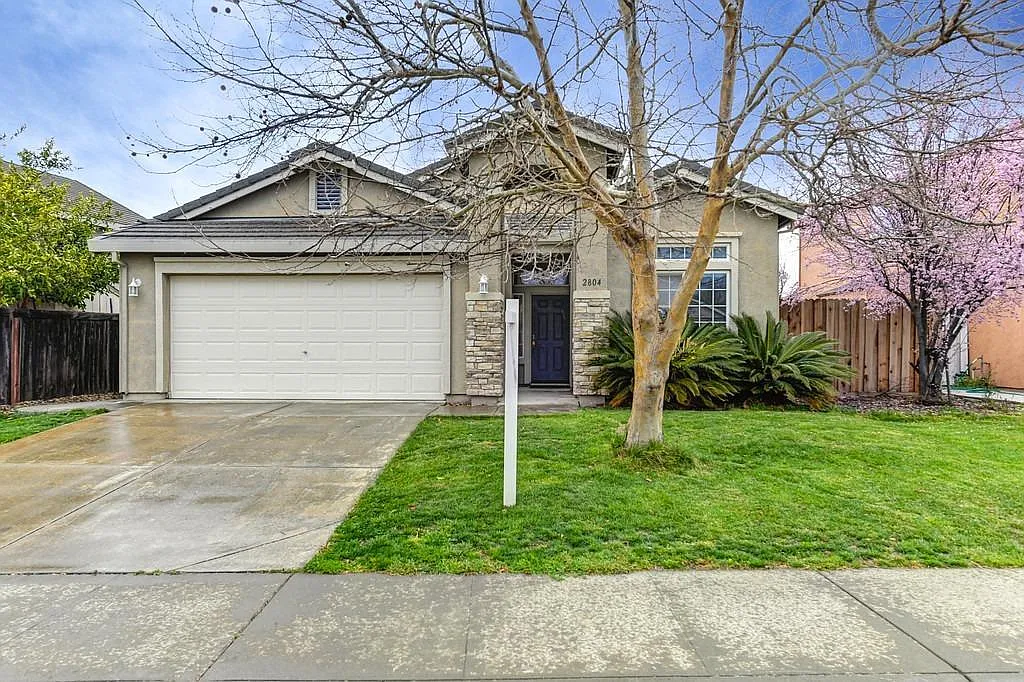 2804 Screech Owl Way photo 1