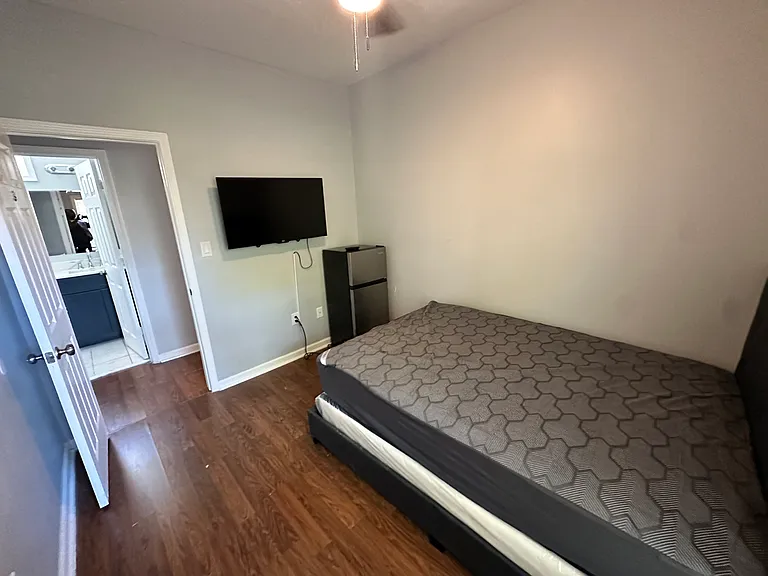 537 Cedar Ave NW — Photo 6