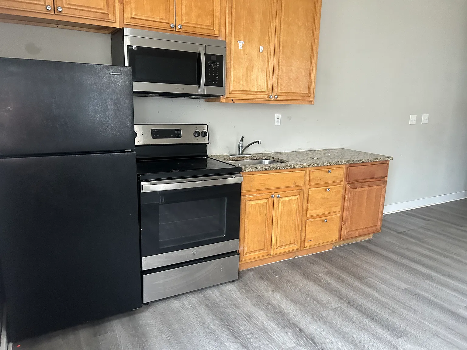 1 bed, $1,090 — Photo 2