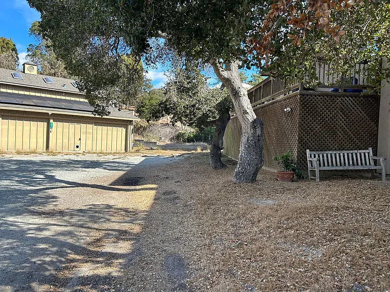 102 Laguna Pl — Photo 34