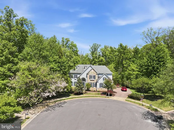 1401 Hidden Hl, Vienna, VA 22182