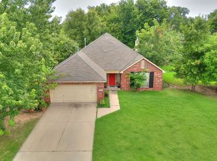 1635 N Greenwood Pl, Tulsa, OK 74106