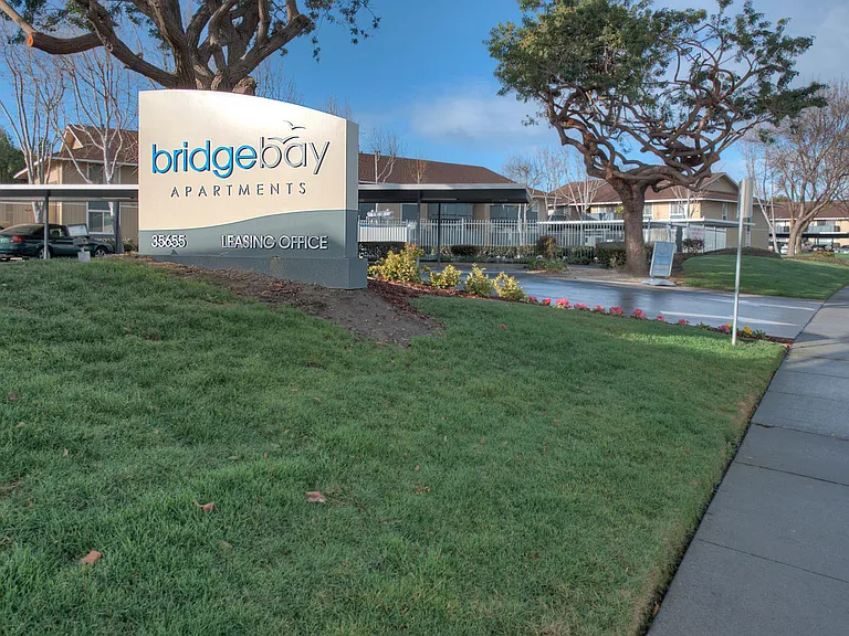 Bridge Bay Apartments — Photo 1