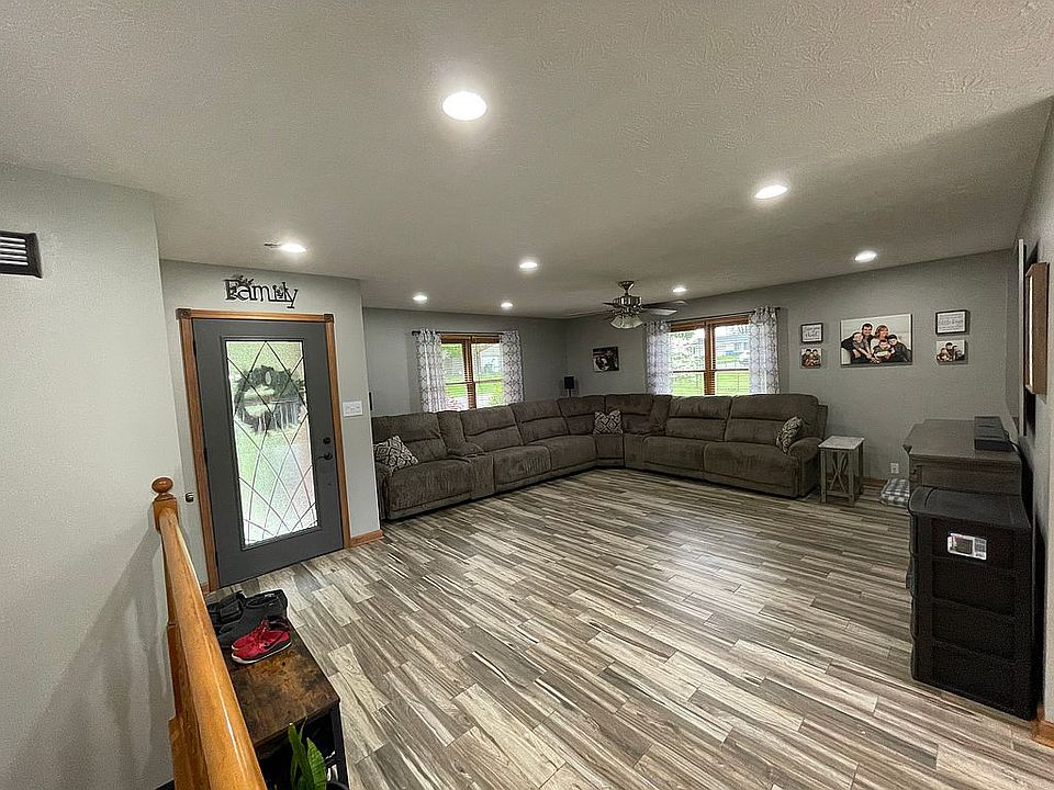 1st image of 4555 Western Dr