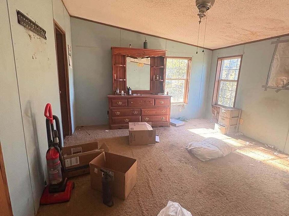 4th image of 453 River Rd