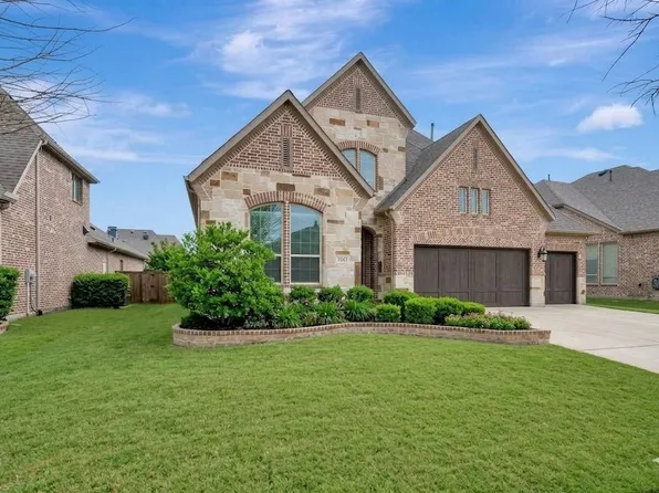 1052 Highpoint Way, Roanoke, TX 76262