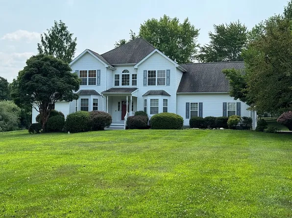 36 Cambridge Rd, Lafayette, NJ 07848