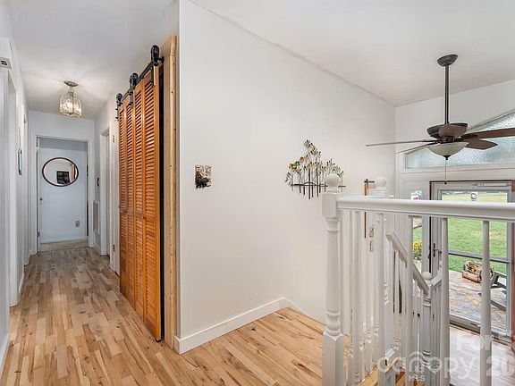 4th image of 124 Oak Hill Rd