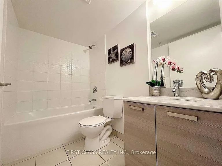 68 Abell St #605 — Photo 6