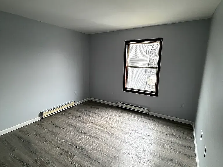 352 S 6th St #2 — Photo 4