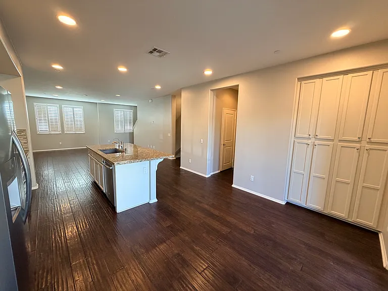 40879 Belleray Ave — Photo 11