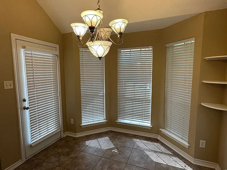 215 Landsburg Ct — Photo 31