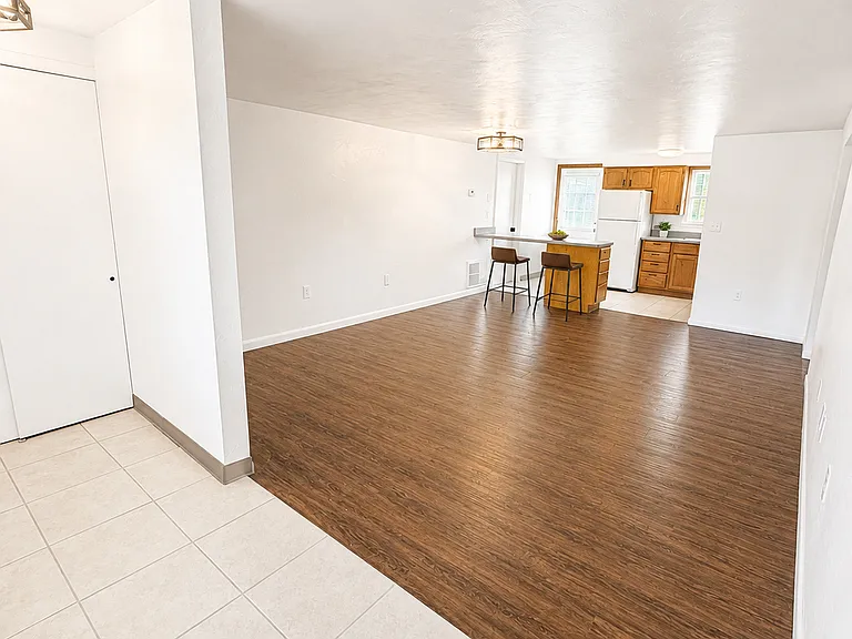 3 Andreis Ln — Photo 4