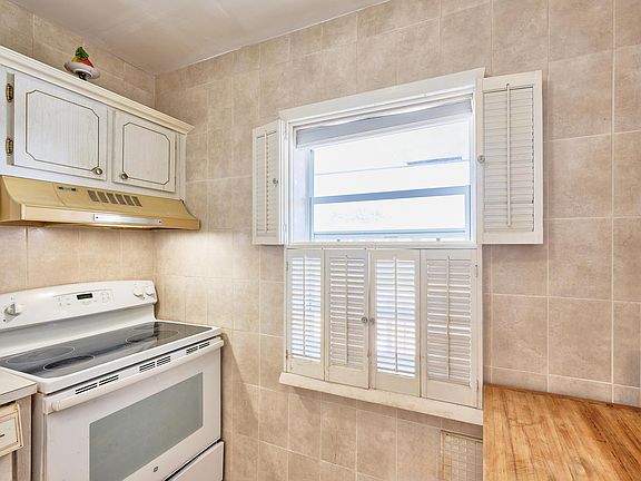 5th image of 7500 NW 5th Place #203