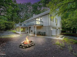 67 Summit Cir, Lakeville, PA 18438