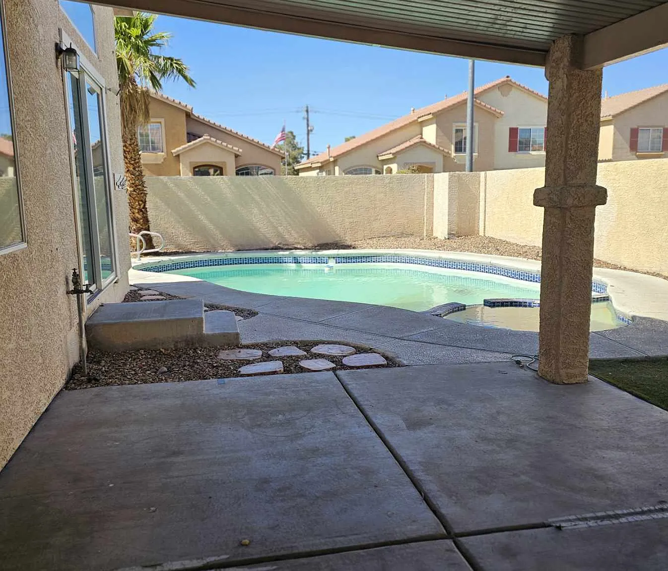 5 bed, 3203 sqft, $3,950 — Photo 3
