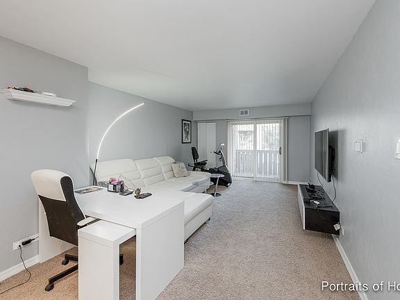3rd image of 675 Grove Dr APT 212