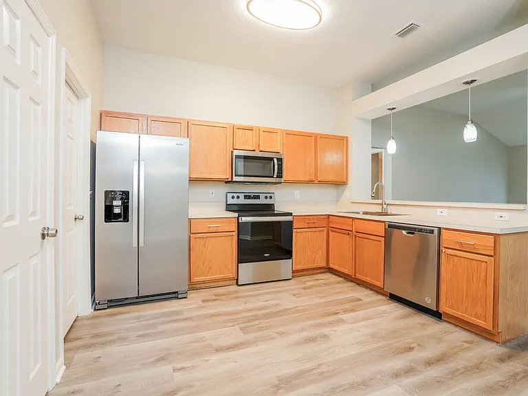 195 Dover Bluff Dr — Photo 7
