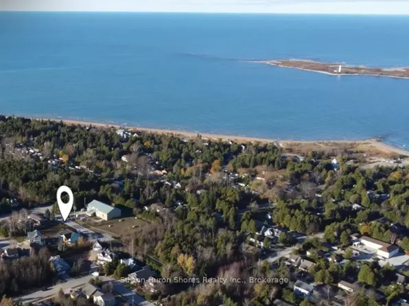282 Grosvenor St S, Saugeen Shores, ON N0H 2L0