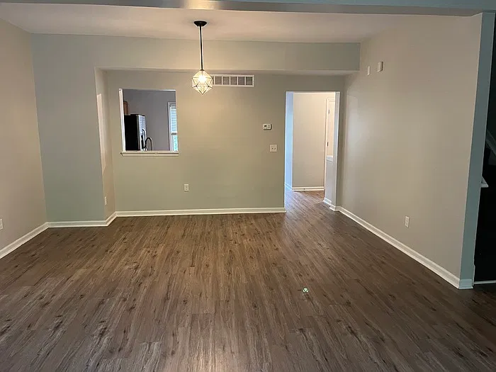 3 bed, 2.5 bath, 1800 sqft, $1,795 — Photo 3