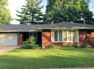 1207 Crest Ln, Rochelle, IL 61068